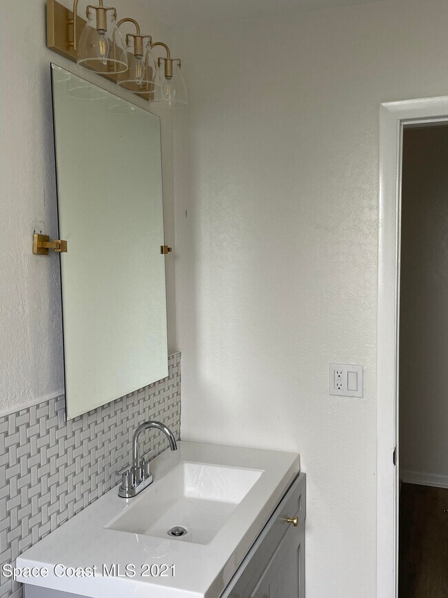 Building Photo - 107 Woodland Dr