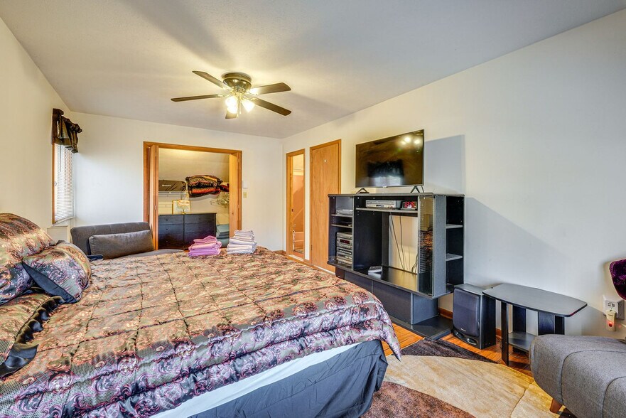 Building Photo - 5317 Woodbridge Dr E