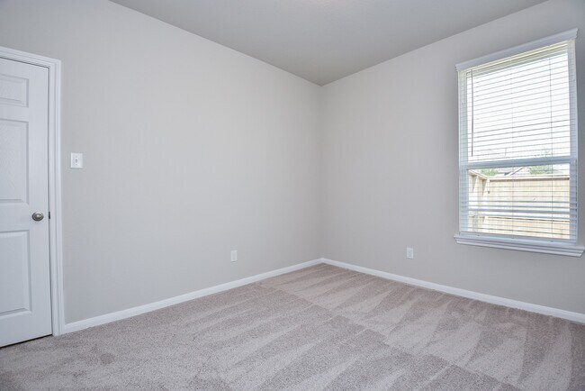 Building Photo - 2642 Settler Hl Dr