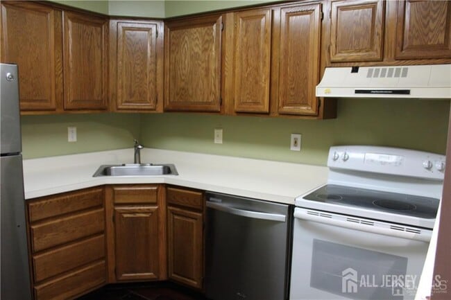 Building Photo - 5219 Ravens Crest Dr