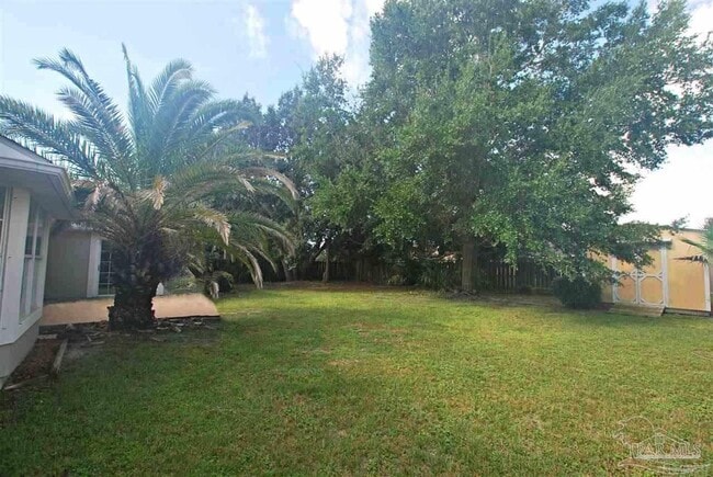 Building Photo - 1015 Glades Ln