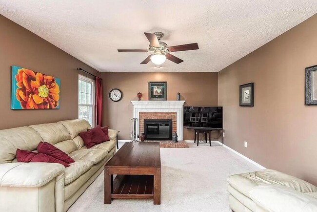 Building Photo - 5772 Clearfield Ln