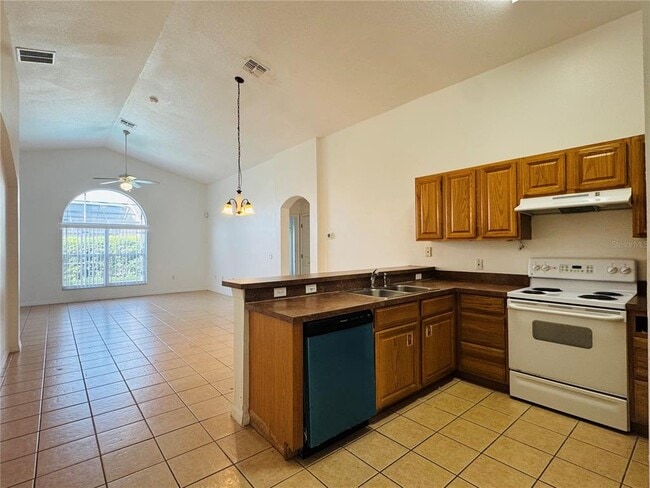 Building Photo - 4795 Cumbrian Lakes Dr