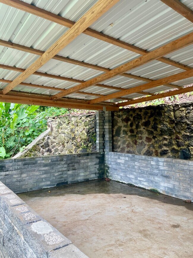 Building Photo - 3606 Halekipa Pl