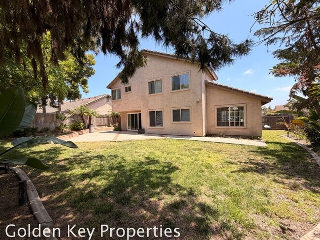 Building Photo - Move-in ready 4 bedroom / 3 bathroom home in Oceanside!