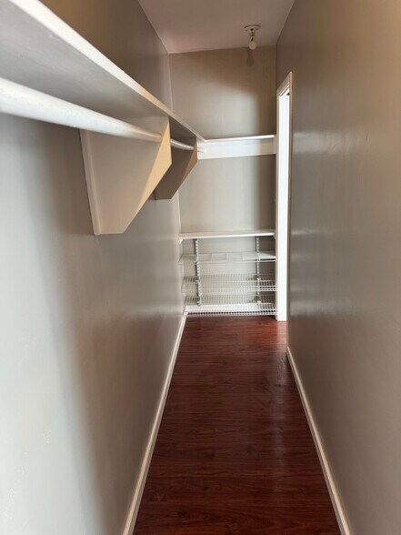 Building Photo - 1816 E Ocean Blvd