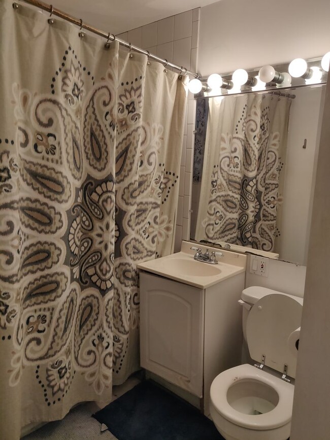 Building Photo - Coolidge Corner Area. In-Unit Washer and D...