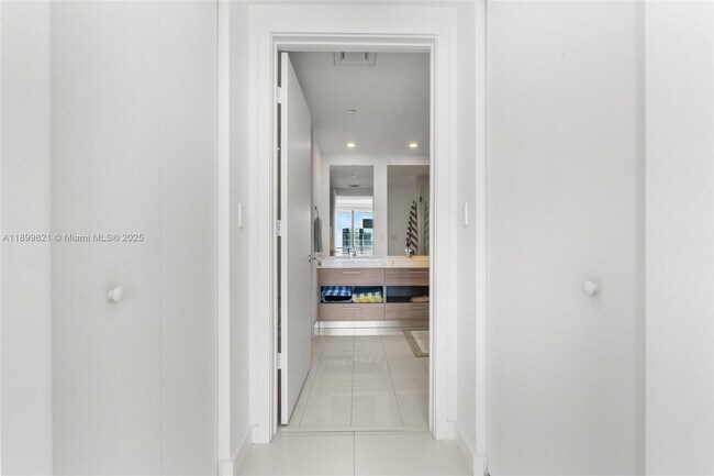 Building Photo - 1300 S Miami Ave