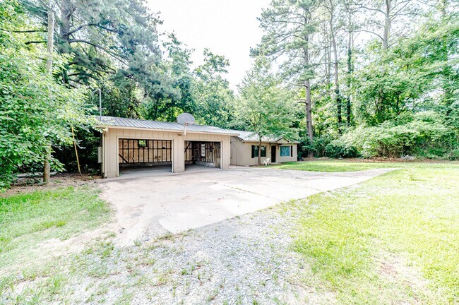 Building Photo - 3226 Hawkins Ave