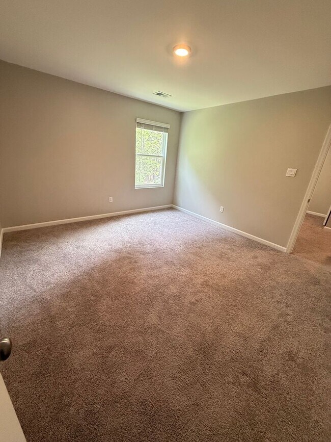 Building Photo - Rivergate