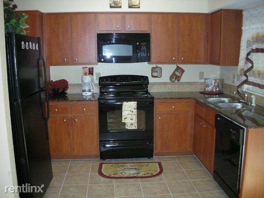 Building Photo - 7600 Creekbend Dr