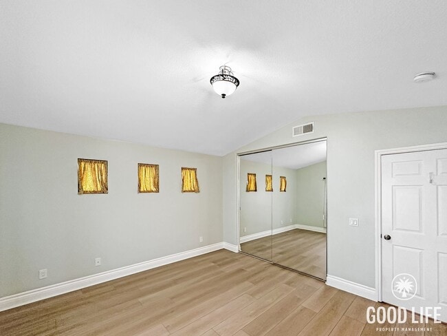 Building Photo - Beautiful 3-Bed Home w/ Vaulted Ceilings, Stainless Appliances, Private Backyard & 2-Car Garage