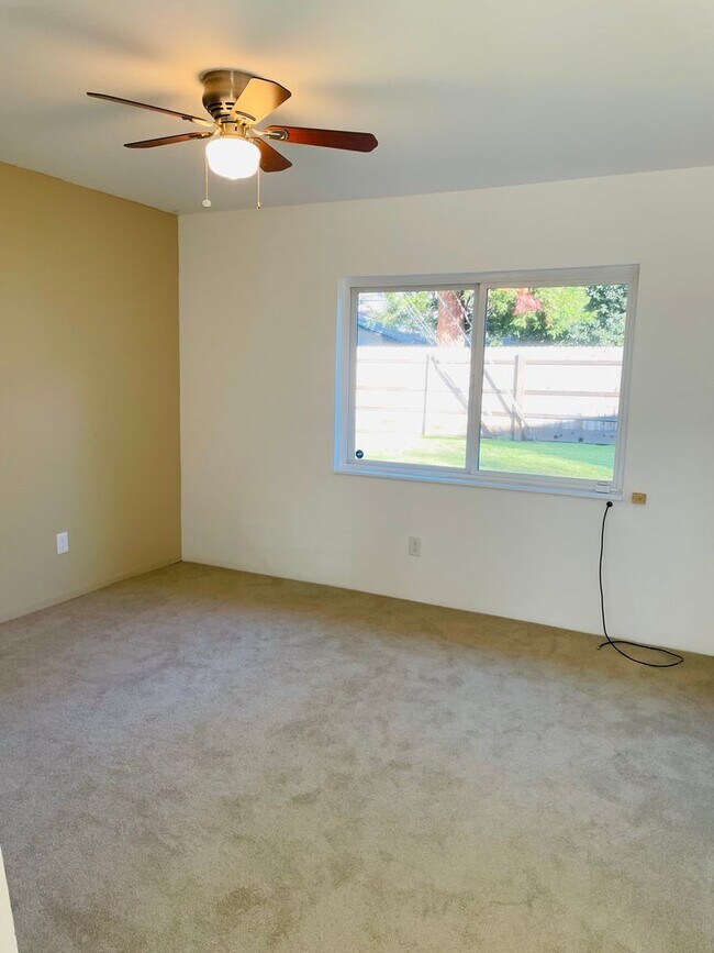 Building Photo - 3742 Orchard Ln
