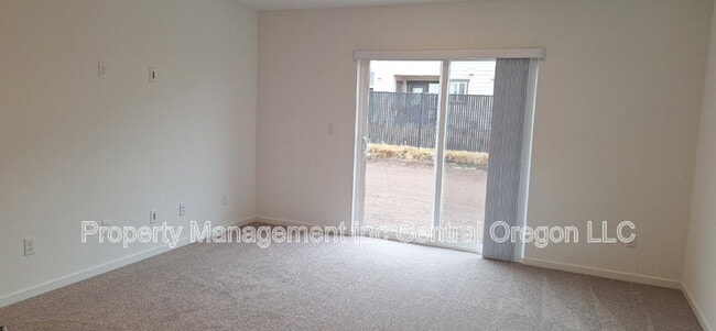 Building Photo - 1349 NE Cobbleridge Lp