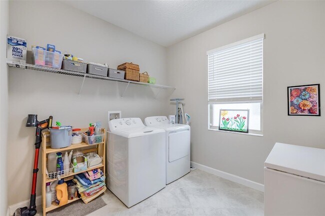 Building Photo - 31565 Cannon Rush Dr