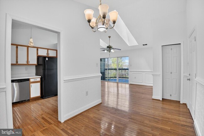 Building Photo - 108-11-111 Timberlake Terrace