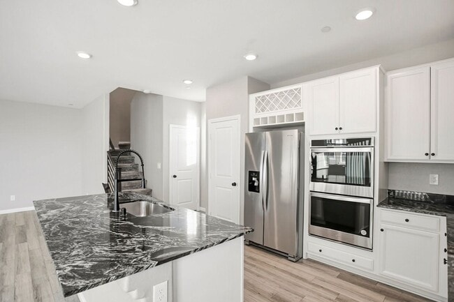 Building Photo - Inspirada Beauty With Bed and Bath On 1st Floor