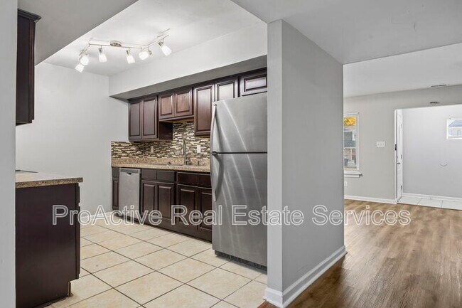 Building Photo - 5809 Layton St