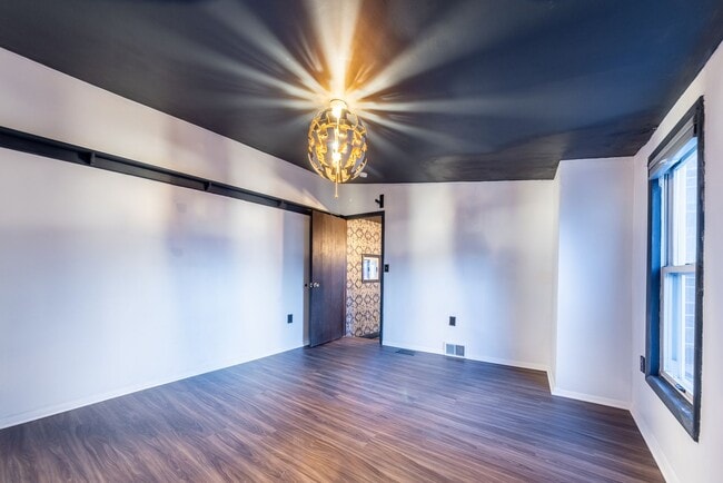 Building Photo - Available August 2026 - 2 Bedroom Home w/ LOADS of Character & Central AC Throughout!