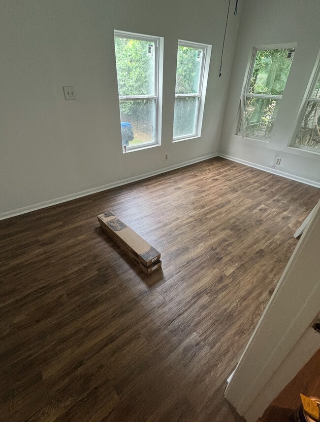 Building Photo - 416 Bilbo St