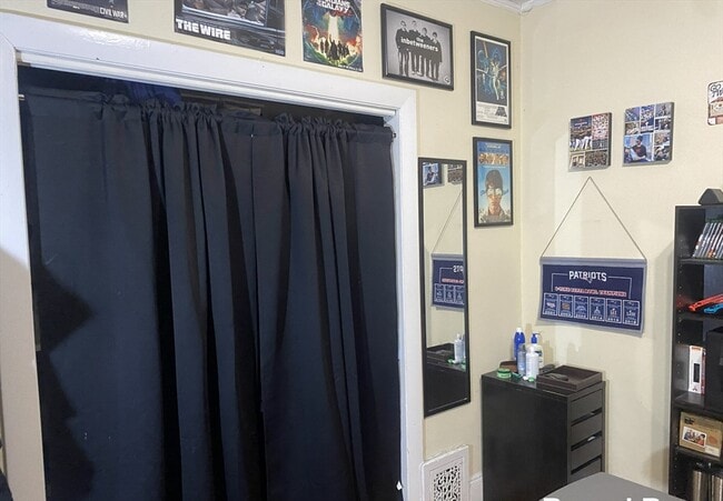 Building Photo - 2 Imrie Rd