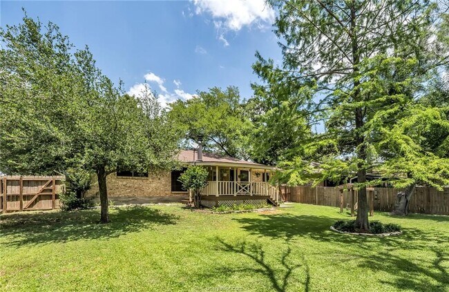 Building Photo - 3016 Westwood Main Dr