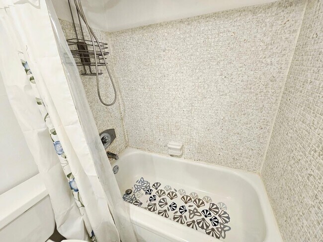 Building Photo - 501 Blue Heron Dr