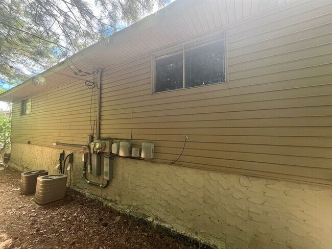 Building Photo - 716 Marley Way