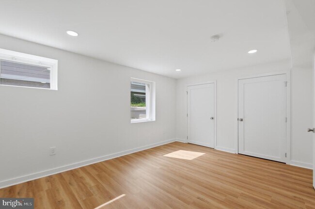 Building Photo - 1545 11th St S