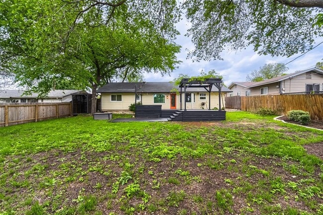 Building Photo - 2501 Audubon Pl