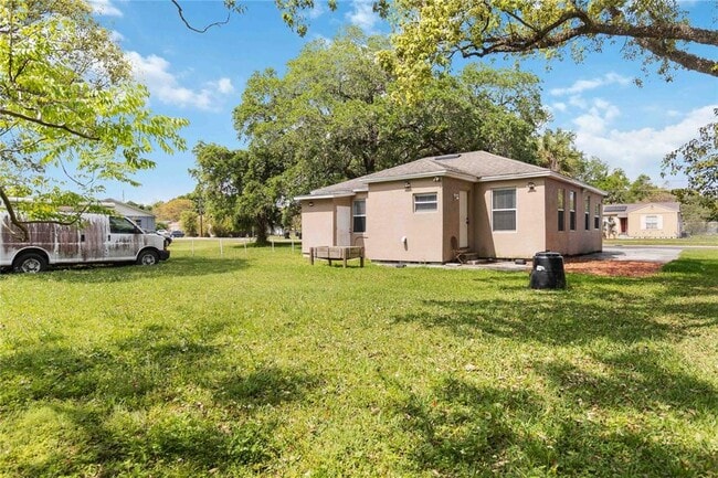 Building Photo - 634 18th St