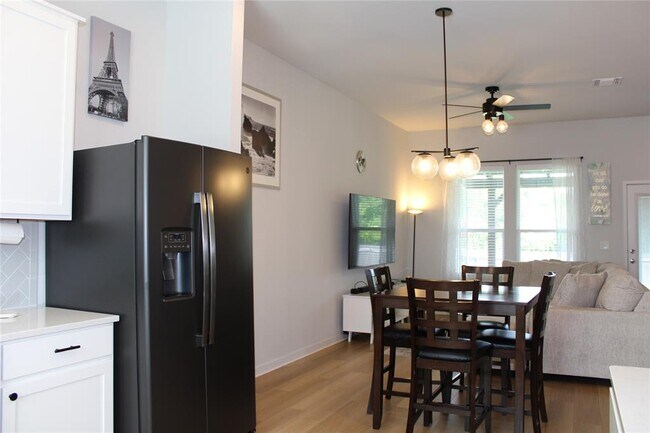 Building Photo - 15109 Casbah Dr