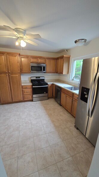 Building Photo - 515 2nd St