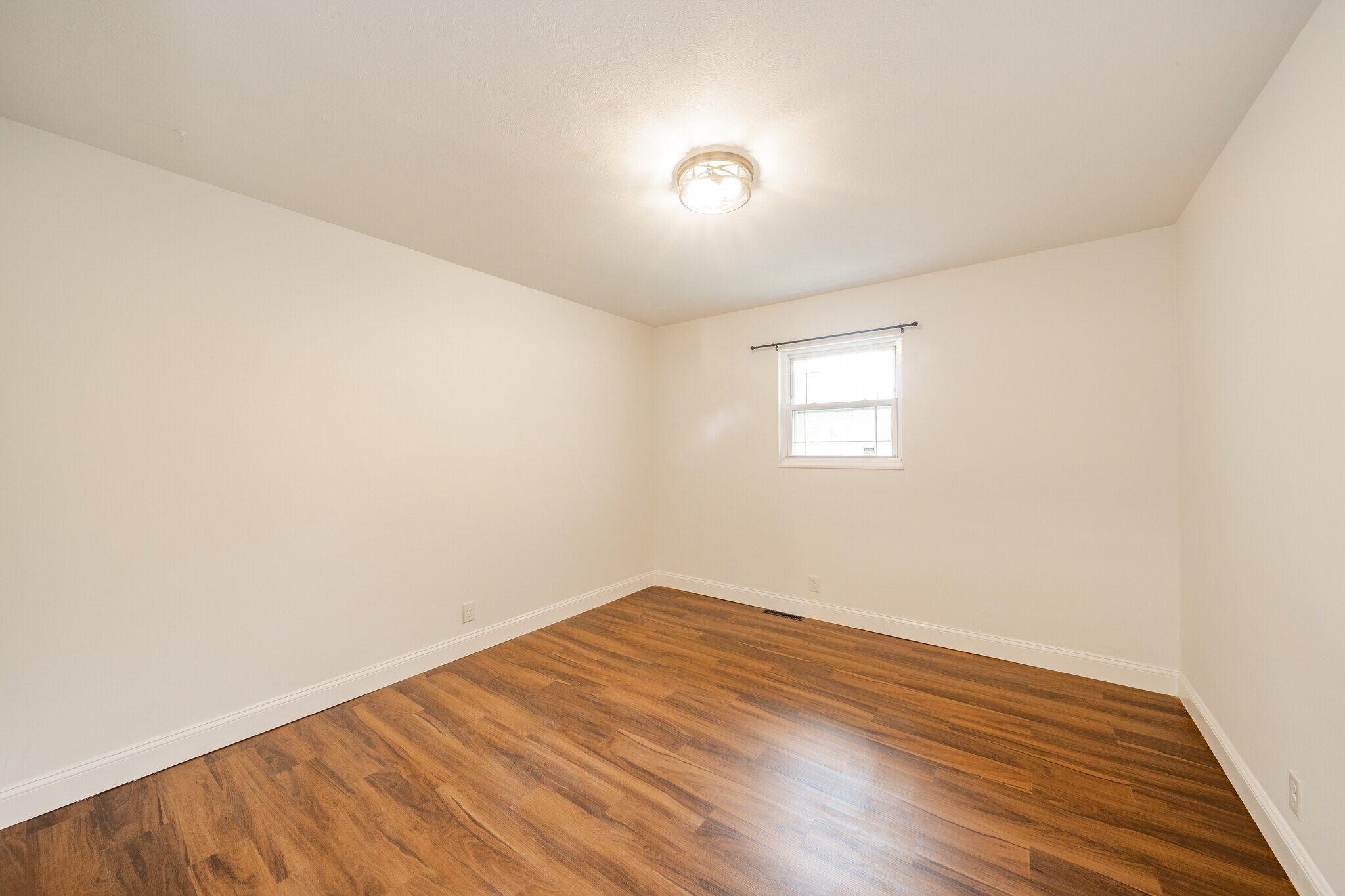 Building Photo - 7847 Southfield Dr