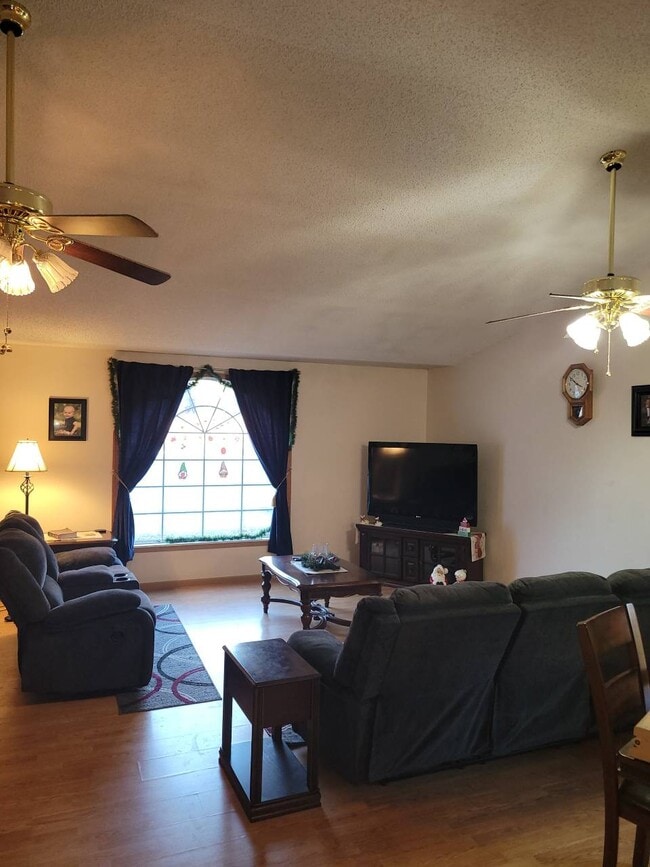 Building Photo - 17010 Lariat Ln