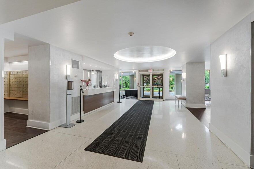 Front Lobby - 4000 Tunlaw Rd NW