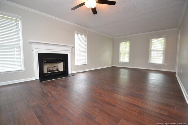 Building Photo - 712 Penncross Dr