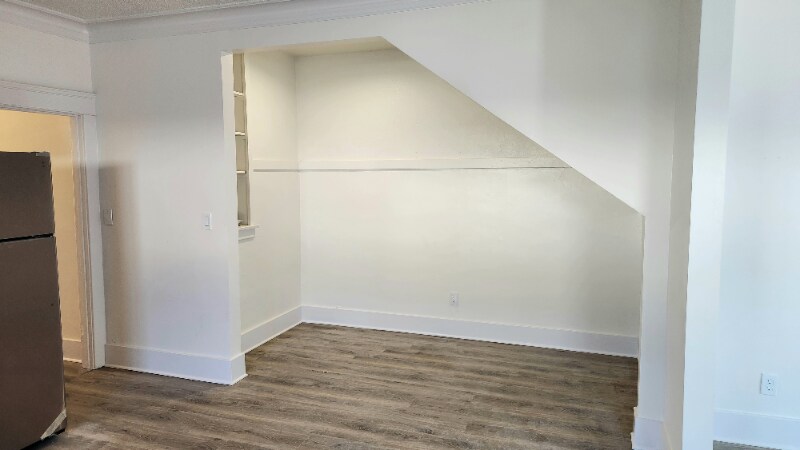 Building Photo - 3536 W 60th St