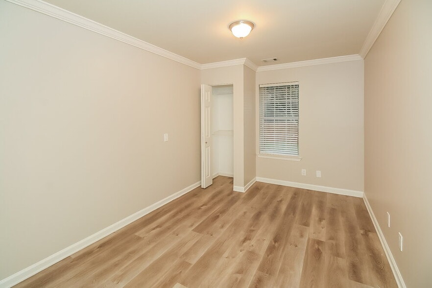 Building Photo - 254 Player's Cir