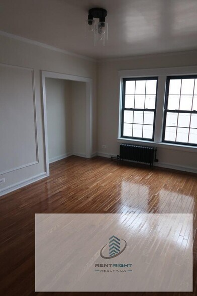 Building Photo - 426 W Briar Pl