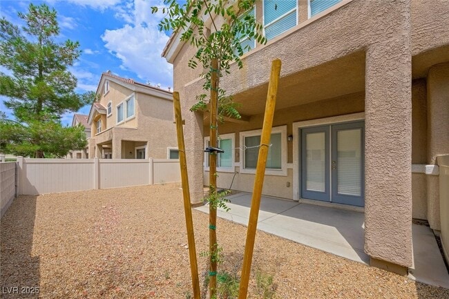 Building Photo - 10643 Petricola St
