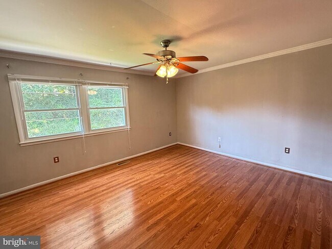 Building Photo - 5555 Neddleton Ave