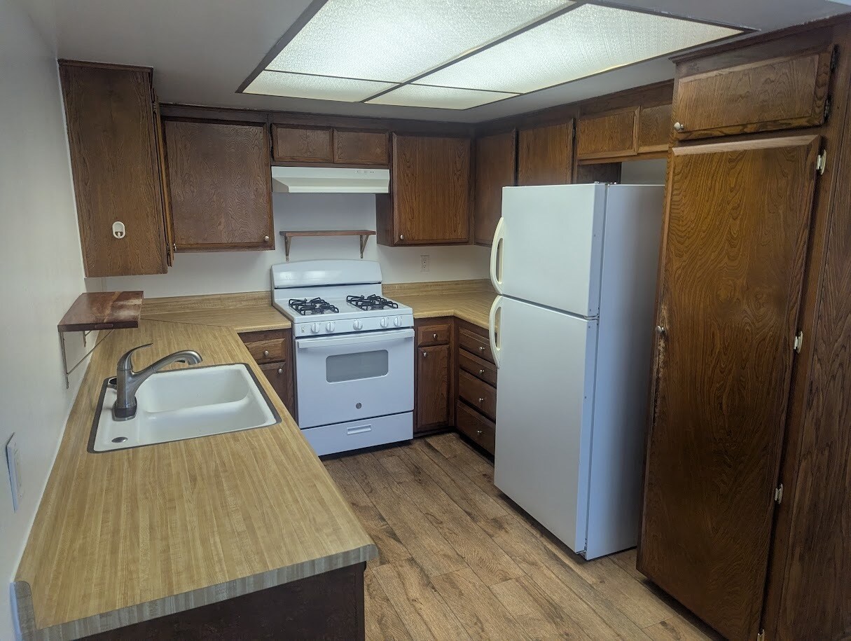 Kitchen - 1015 Canal St