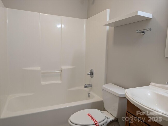 Building Photo - 5823 Rimerton Dr