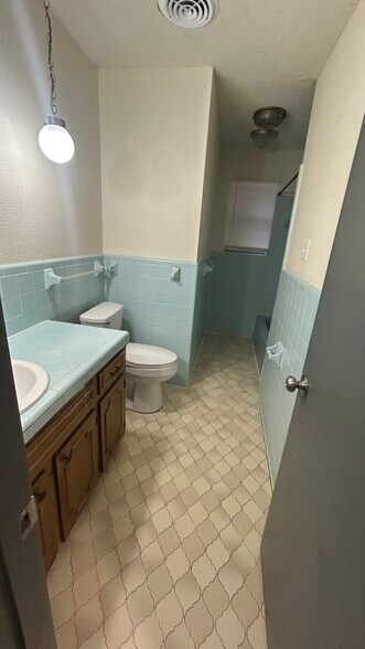 Building Photo - 3611 Barry Ave