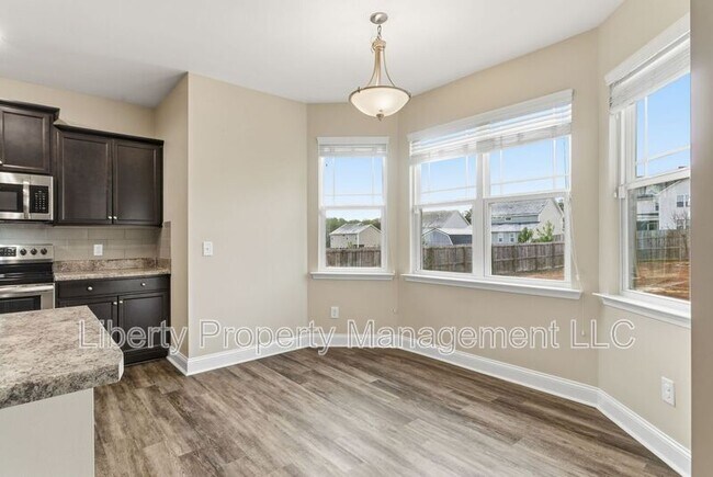 Building Photo - 588 Angel Oak Dr