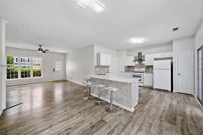 Building Photo - 1636 Heyford Cir NW
