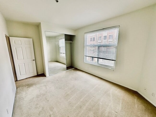 Building Photo - 620 S Gramercy Pl