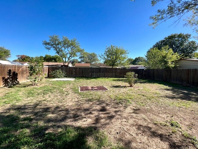 Building Photo - Application Received - **MOVE IN SPECIAL!*...