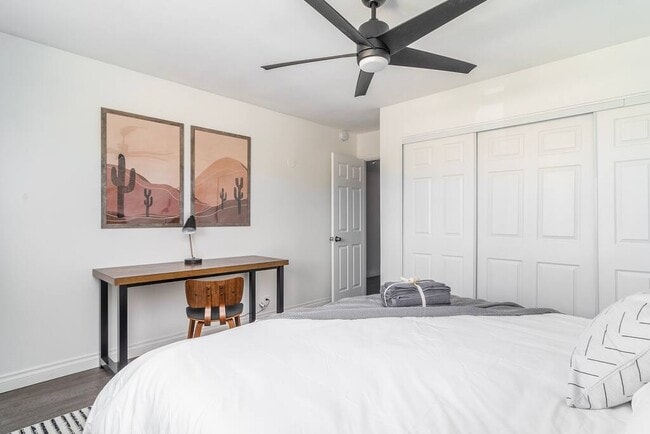 Building Photo - 57405 Navajo Trl